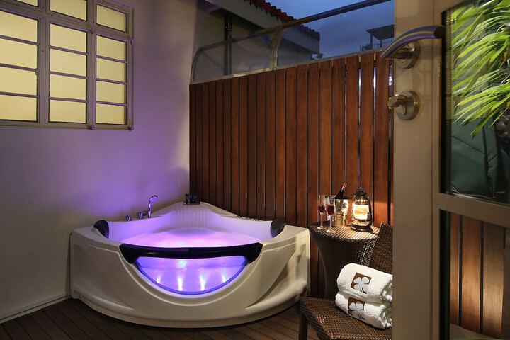 Hot Tub 43 of 51