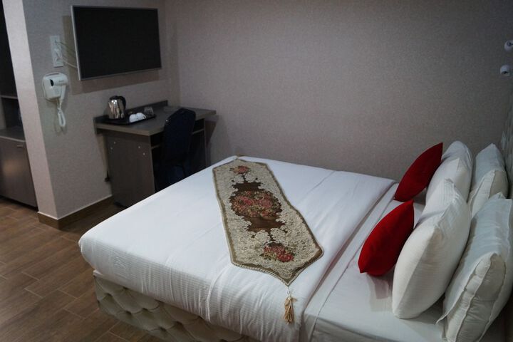 Room 15 of 44