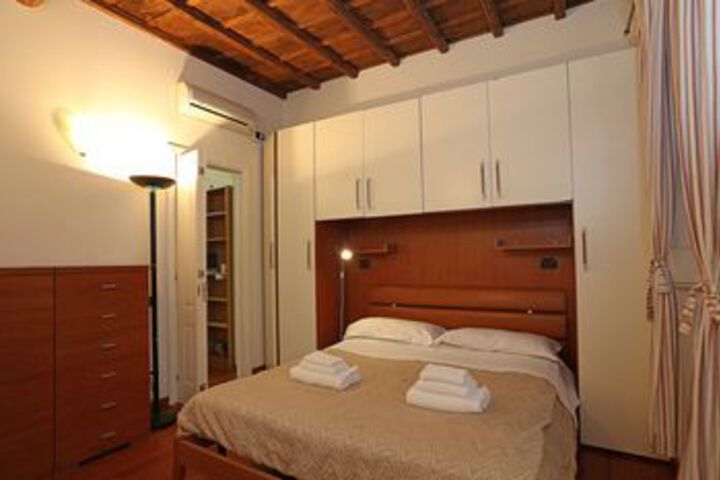 Room 9 of 22