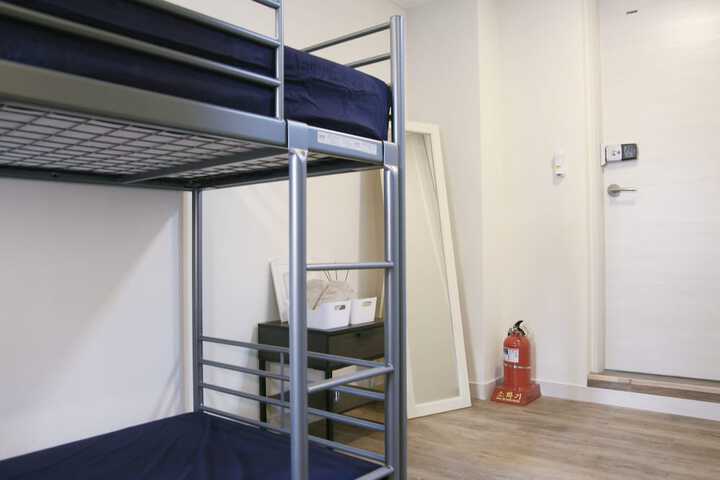 Room 18 of 101