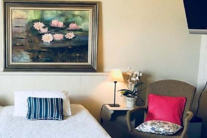 Room 8 of 25