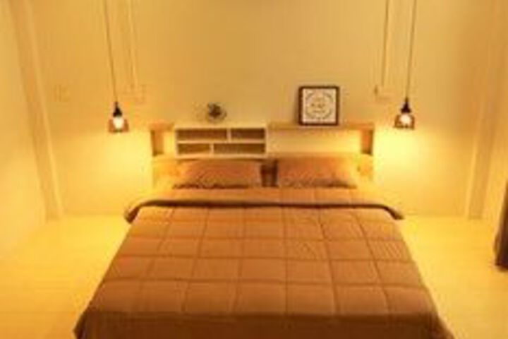 Room 13 of 30