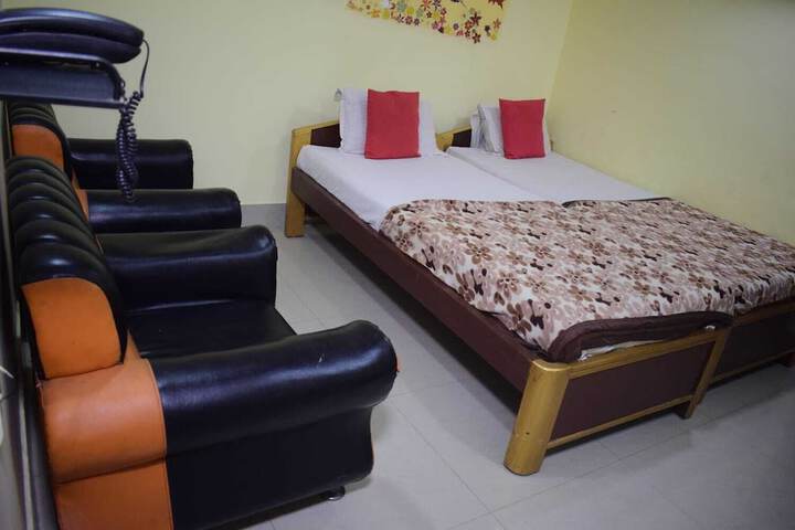 Room 21 of 34