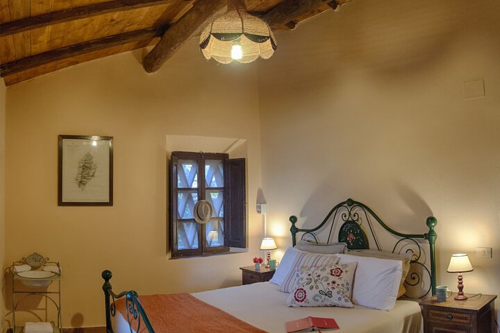 Room 4 of 186