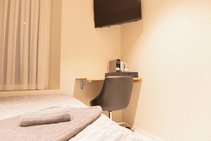 Room 20 of 33