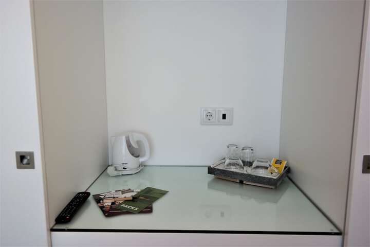 Room 3 of 48