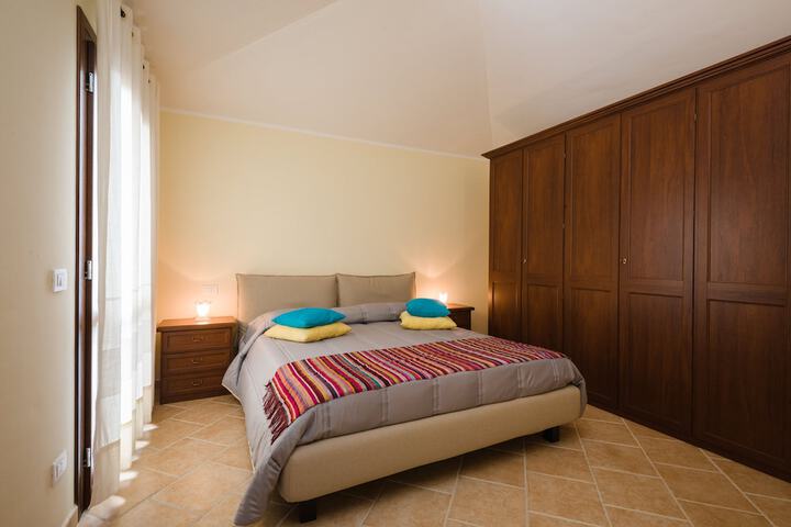 Room 27 of 104