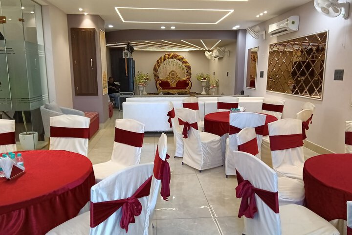 Ballroom/Hall 19 of 23