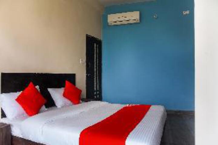 Oyo 64823 Hotel Royace Palace