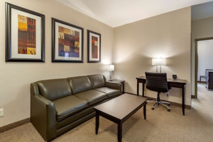 Room 46 of 168