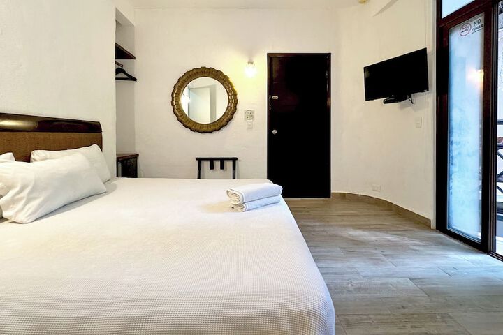 Room 9 of 48
