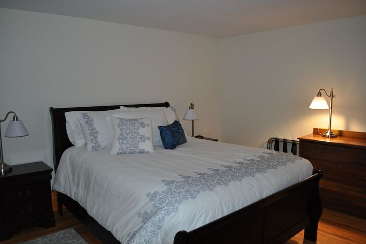 Room 12 of 118
