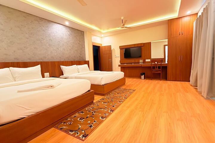 Room 9 of 19
