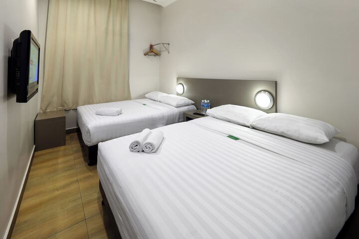 Room 8 of 21