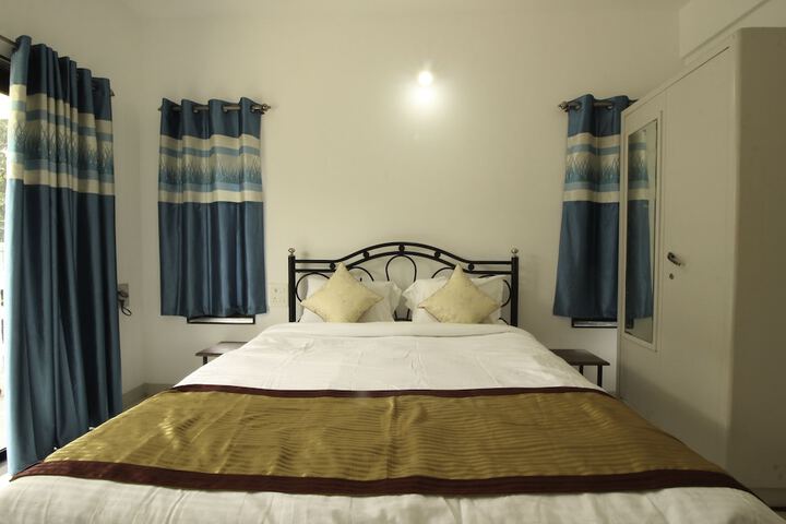 Room 8 of 22