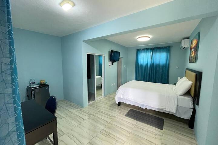 Room 13 of 21