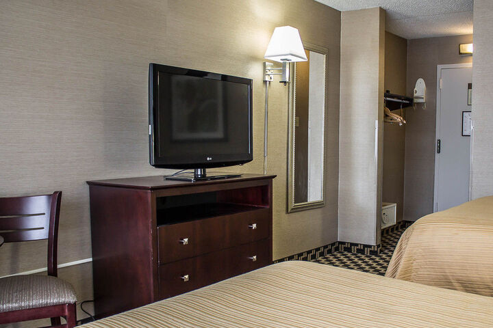 Room 6 of 23