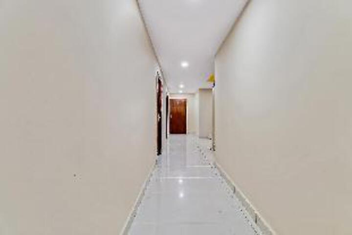 Capital O 49646 Hotel Champion Paradise