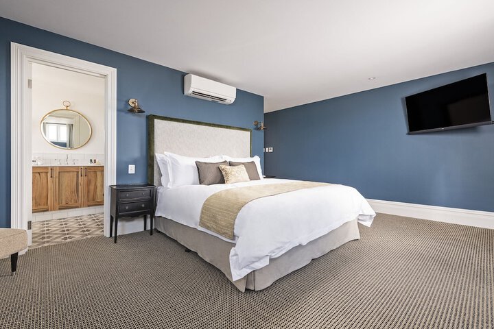 Room 18 of 42
