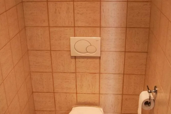 Room 6 of 14