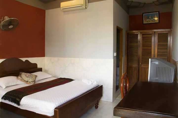 Room 14 of 28