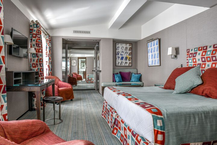 Room 15 of 37