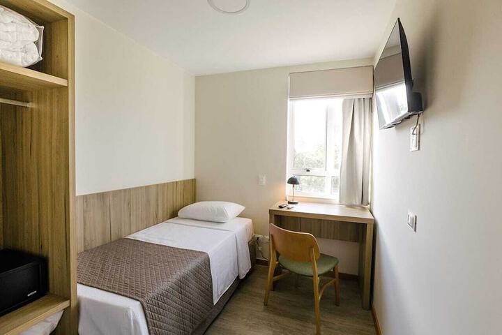 Room 8 of 34