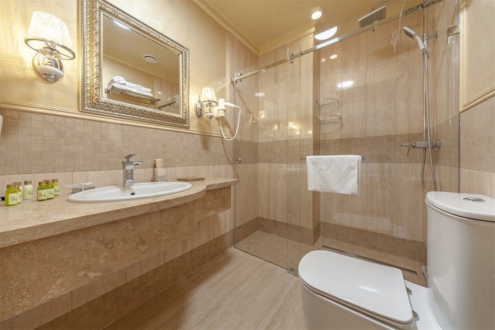 Room 30 of 40