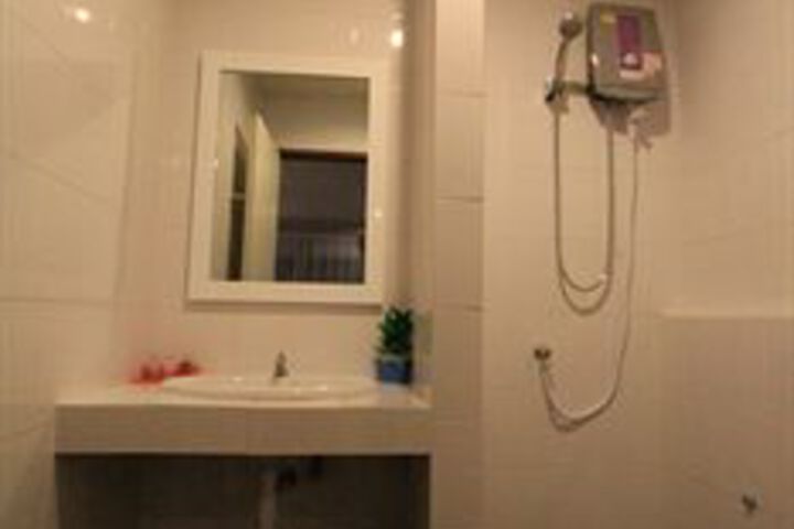 Room 9 of 42