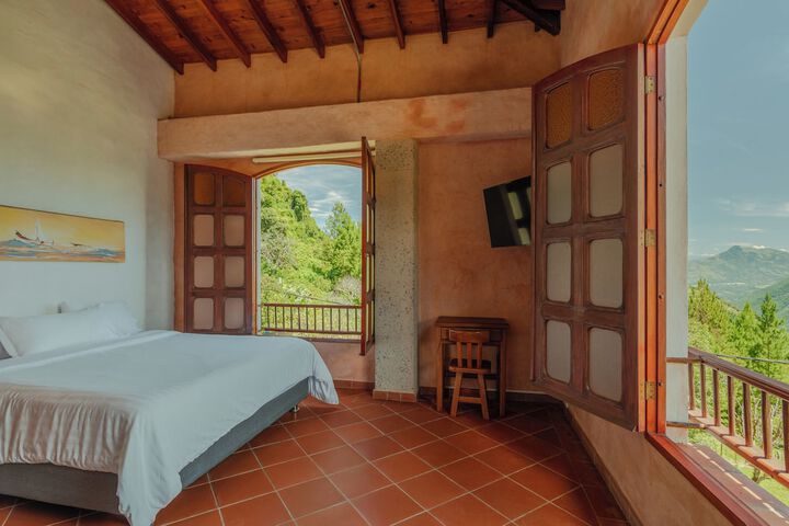 Room 3 of 36