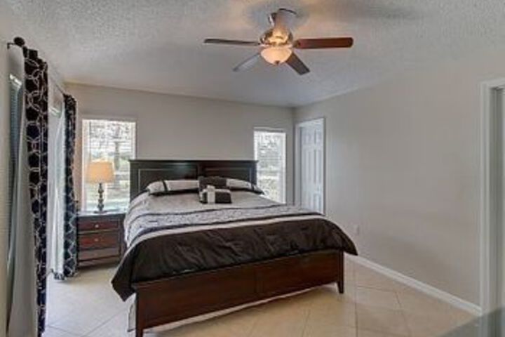 Room 4 of 19