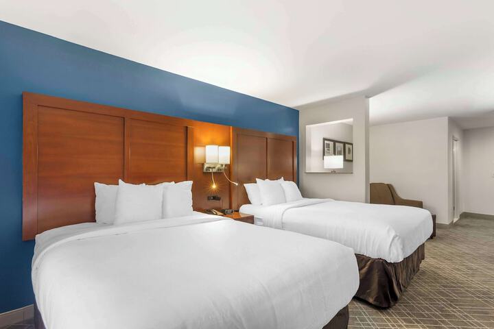 Suite 2 Queen Beds (4 of 20)