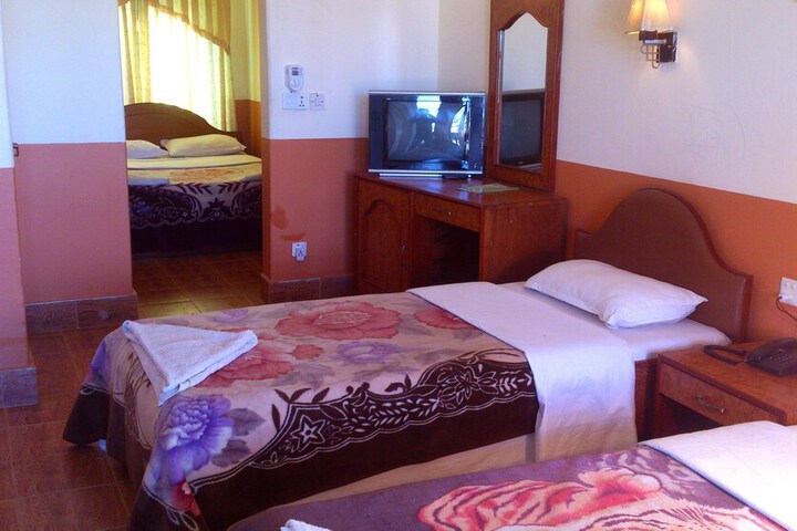 Room 24 of 161