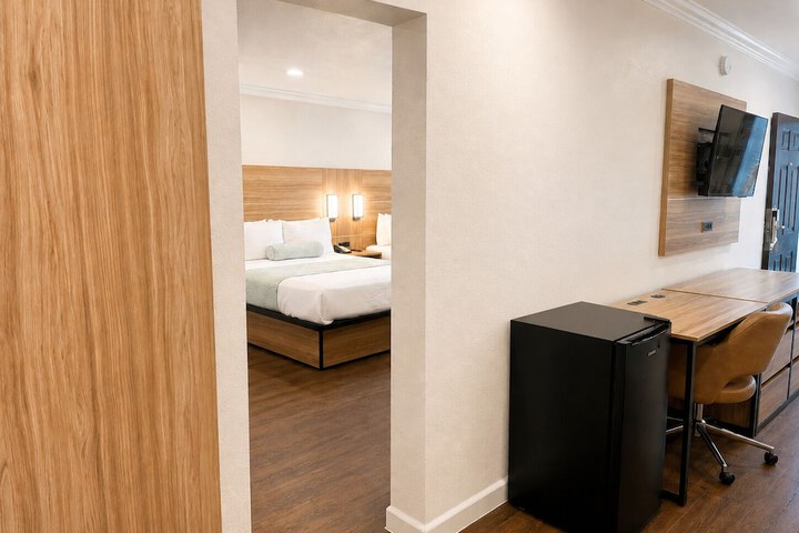Room 46 of 68