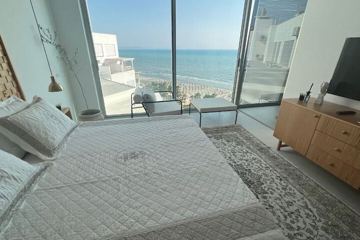 Room 4 of 34