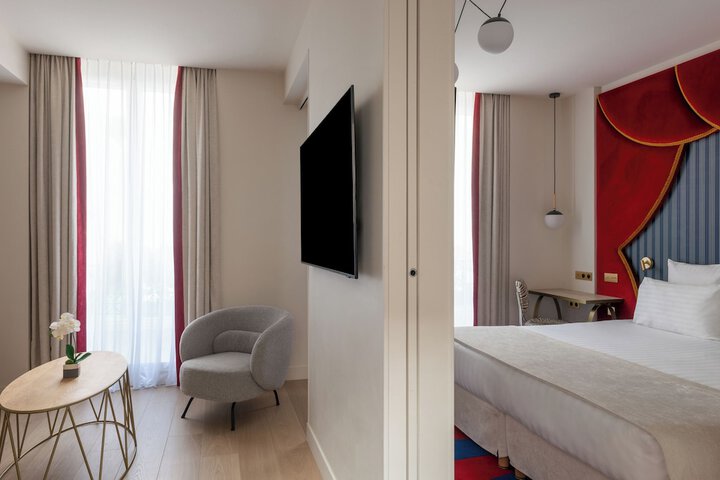 Room 74 of 133
