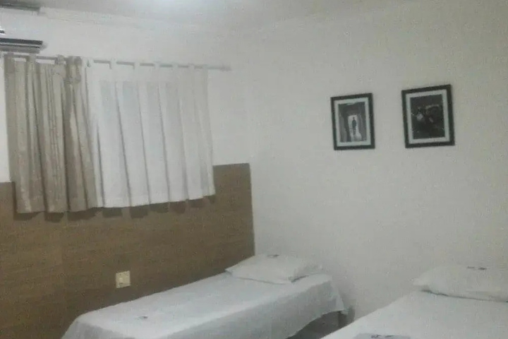 Room 5 of 25