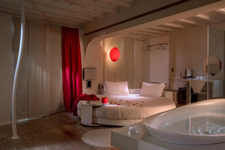Room 15 of 74