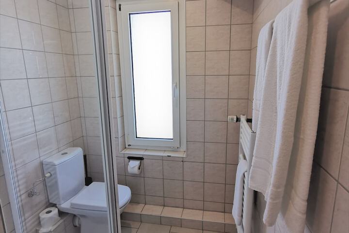 Room 18 of 39