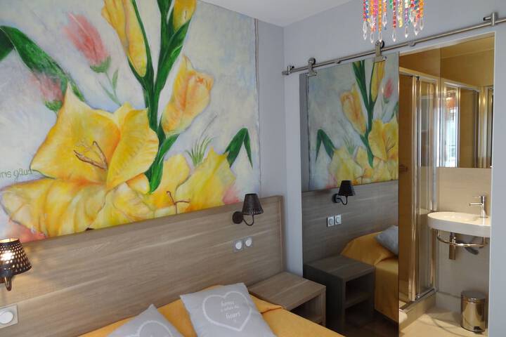 Room 3 of 47