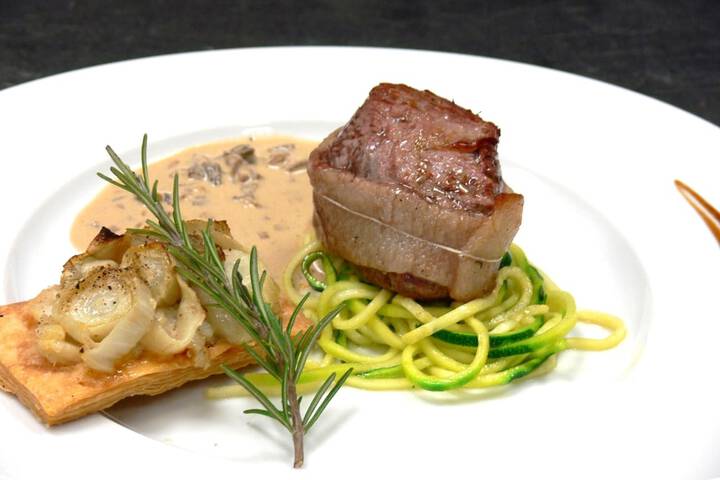 Dining 40 of 55