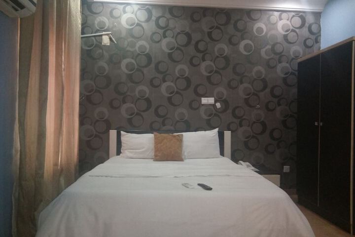 Room 3 of 14