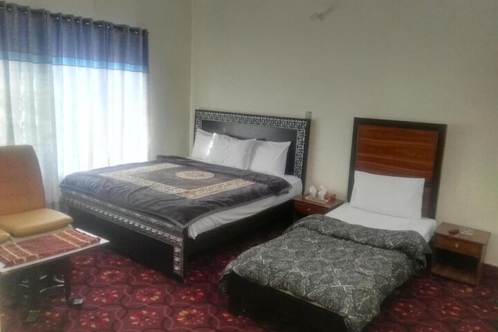 Room 10 of 31