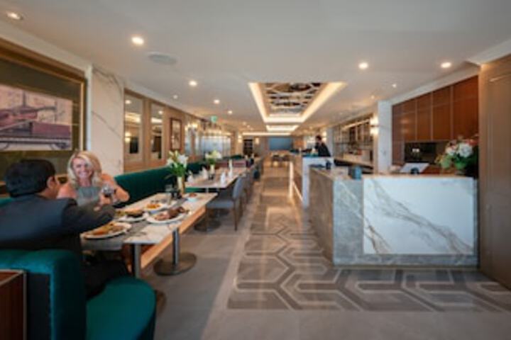 Dining 163 of 216