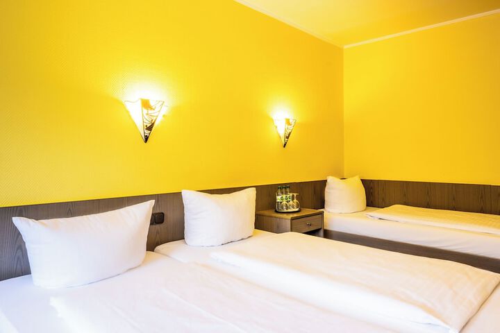 Room 30 of 74
