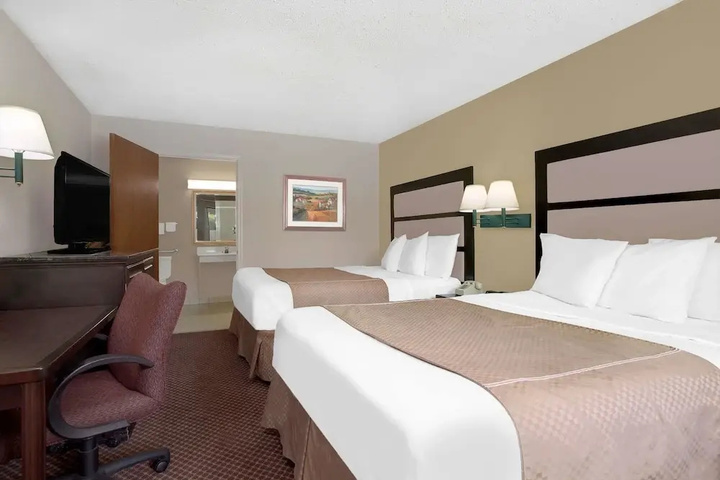 Room 2 of 2