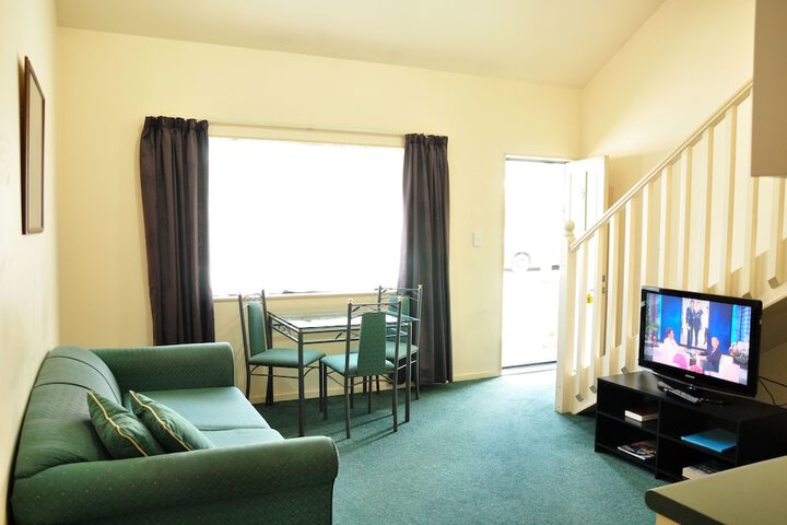 Room 18 of 32