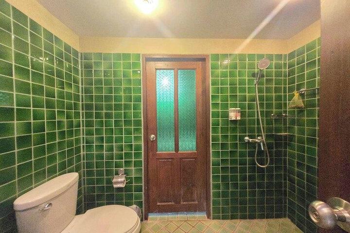 Room 42 of 68
