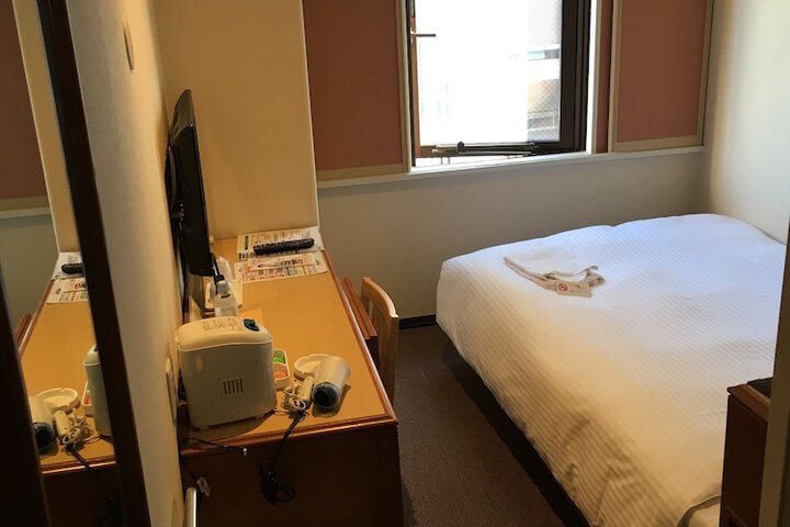 Room 10 of 36