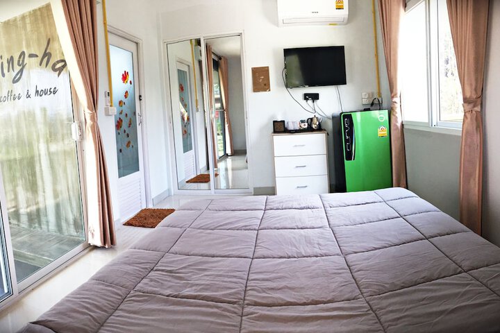 Room 5 of 27